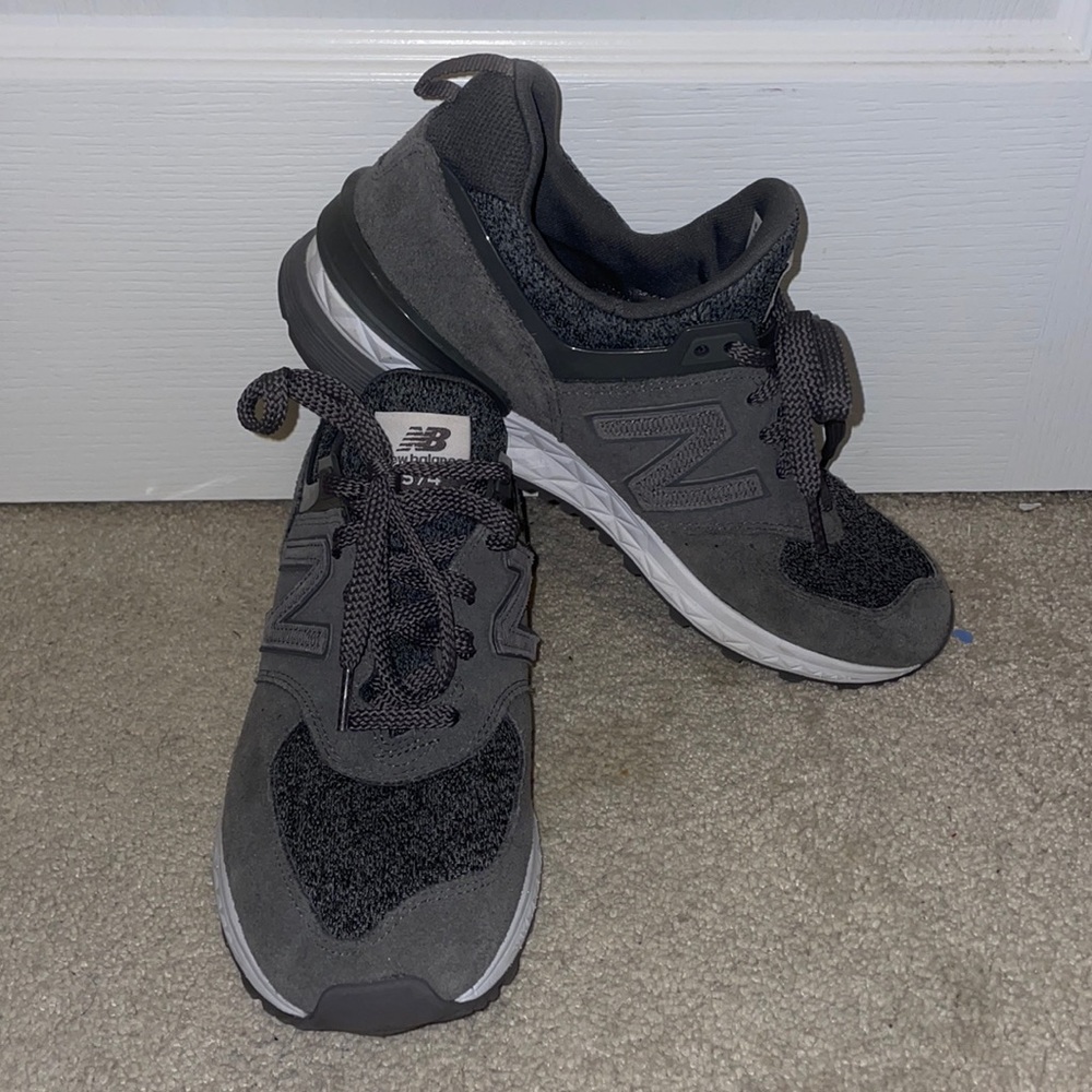 New Balance 574 Grey Women’s Sport Sneaker in size 10